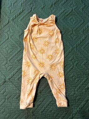 ⭐️5/$25⭐️ Cat & Jack Sun Print Baby Romper - Peach & Yellow